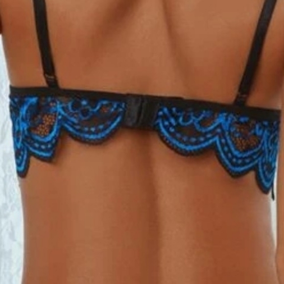 🎉HP🎉 TWISTED OBSESSION BLUE AND BLACK FLORAL LACE LINGERIE SET - Picture 9 of 11